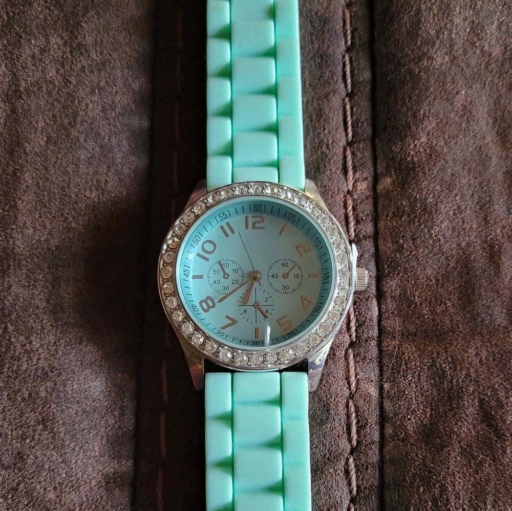 Beautiful Rhinestone watches - Picture 7 of 7